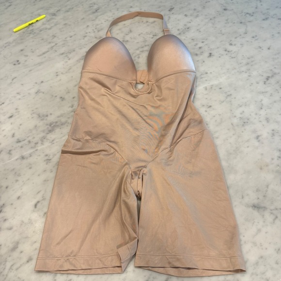 City Chic Other - City Chic Nude Plunge Low Back Shapewear Bodysuit Size M‎ 18 Style 00212234